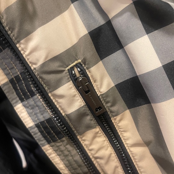 Burberry Youth Vest - Size 14 can fit women’s XS - Picture 2 of 9